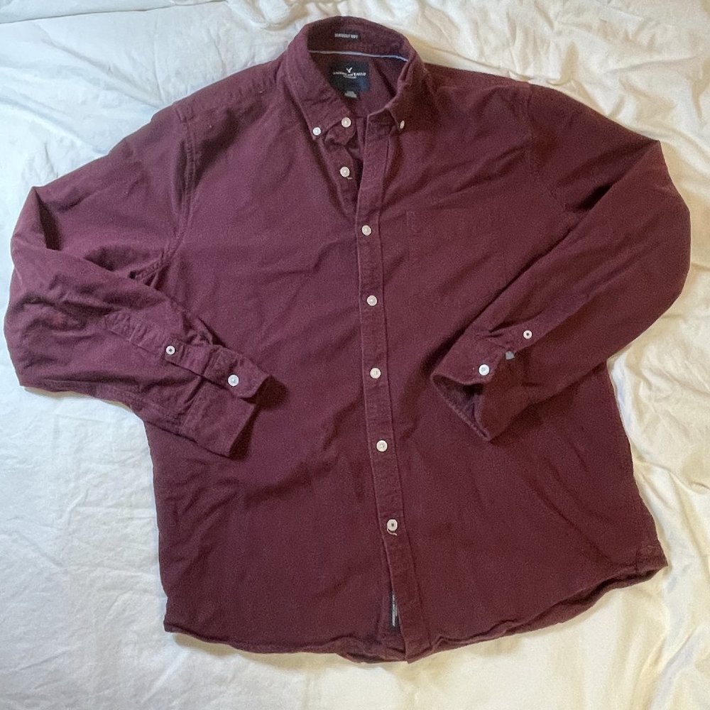 American eagle cranberry size Large buttondown shirt